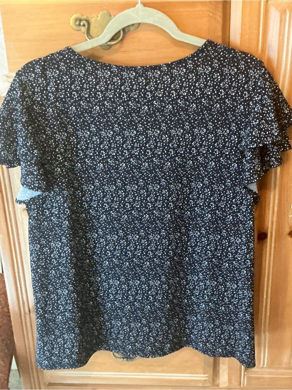 NWOT Adrianna Papell XL Women’s Navy Blue and White Ruffle Sleeve Top - Picture 2 of 7